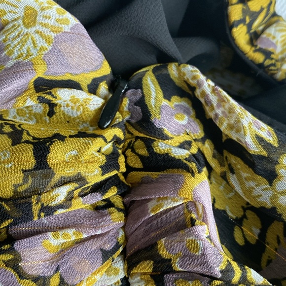 Zara floral one shoulder ruched dress in mauve, gold, black & cream.Side zip. XS - Picture 11 of 12